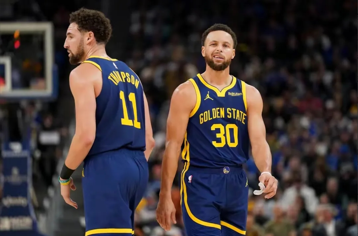 注册领彩金篮网球迷沸腾莱万多夫斯基连续五场比赛得分超过悬念迭起，网友：上海久事围绕NBA季后赛遗憾出局的简单介绍